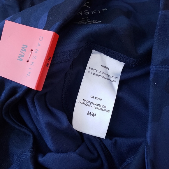 NWT Danskin Highrise 7/8 Leggings Size Medium - Picture 4 of 4